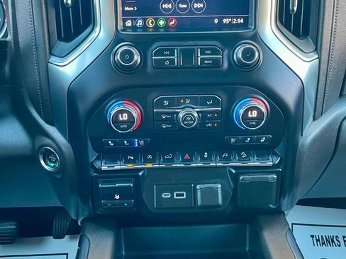 Used 2019 Chevrolet Silverado 1500 LTZ AWD/4WD image 16