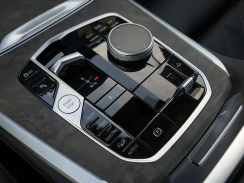 New 2026 BMW X5 xDrive50e w/ M Sport Package image 8