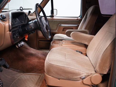 Used 1989 Ford Bronco XLT 4X4 image 33