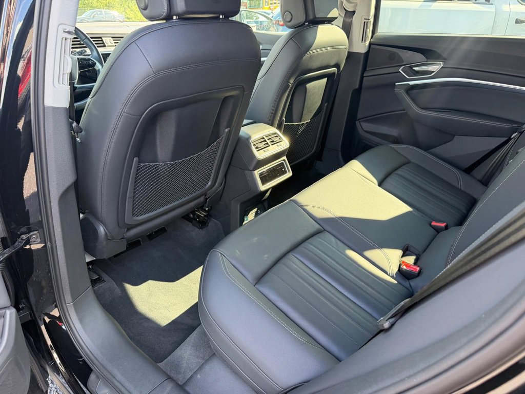 Used 2022 Audi e-tron Premium w/ Towing Package AWD/4WD image 22