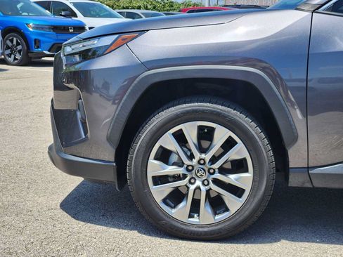 Used 2022 Toyota RAV4 XLE Premium FWD image 8