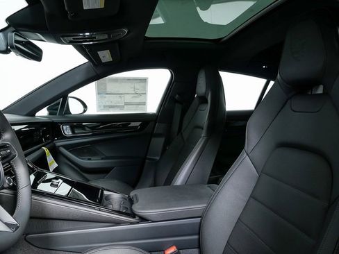 New 2026 Porsche Panamera image 5