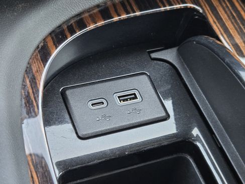Used 2024 Cadillac Escalade Premium Luxury w/ Performance Package AWD/4WD image 14