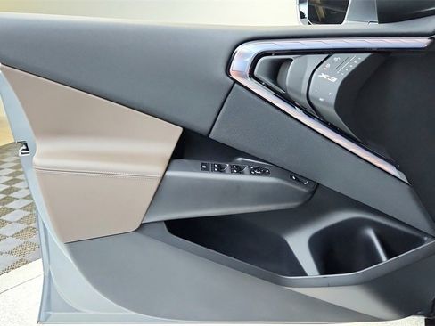 Used 2025 BMW X3 xDrive30i w/ Premium Package image 31