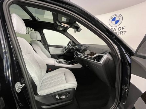Used 2024 BMW X5 xDrive40i w/ M Sport Package AWD/4WD image 22