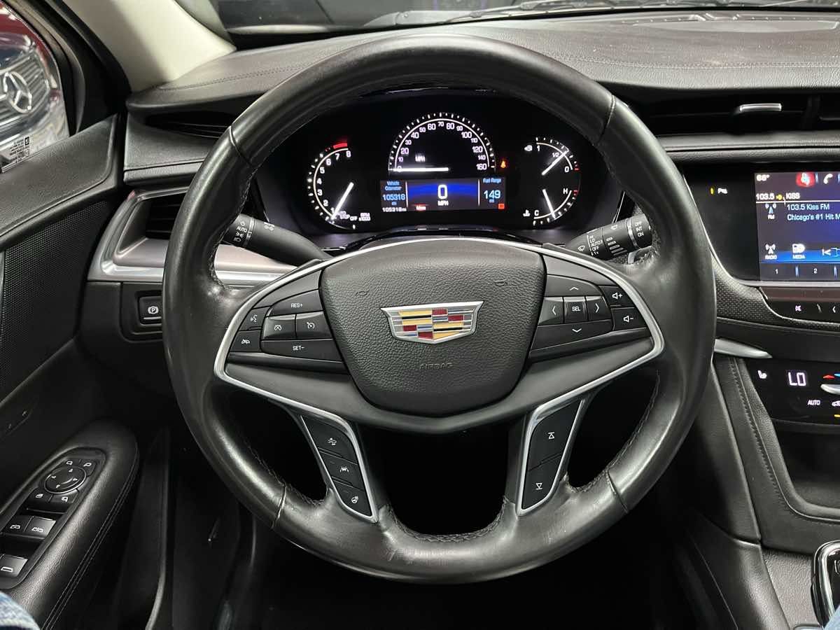 Used 2017 Cadillac XT5 Luxury w/ Driver Awareness Package AWD/4WD image 12