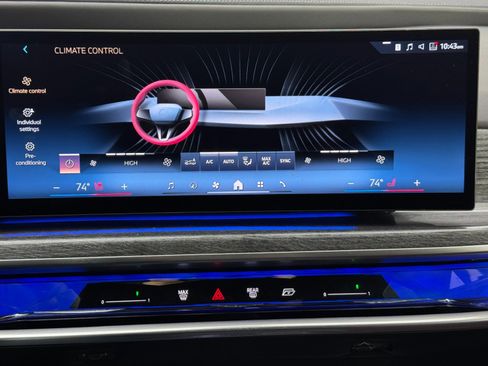Used 2023 BMW i7 xDrive60 w/ Executive Package 2 AWD/4WD image 29