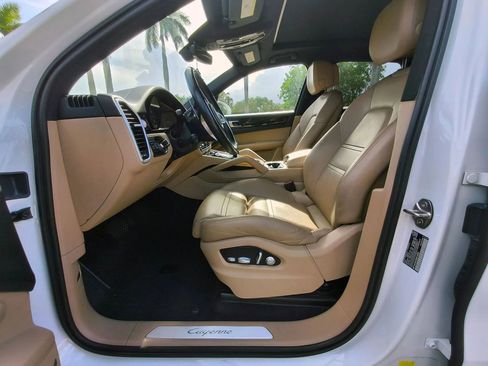 Used 2019 Porsche Cayenne image 10