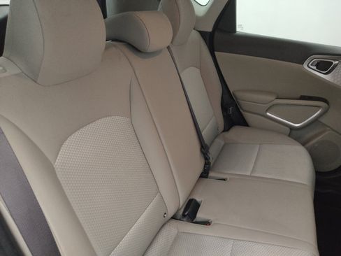 Used 2021 Kia Soul LX FWD image 19