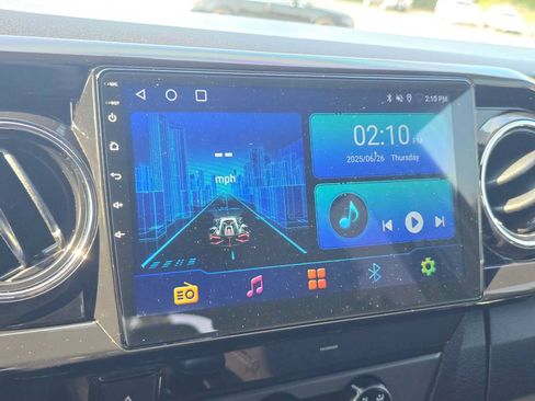 Used 2017 Toyota Tacoma TRD Off-Road w/ Tow Package (A/T) AWD/4WD image 26