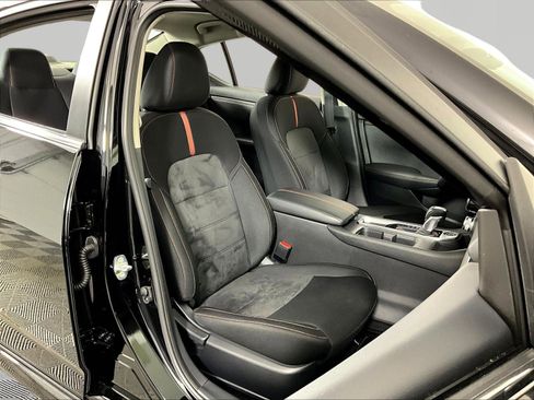 Certified 2025 Nissan Sentra SR w/ Midnight Edition FWD image 28