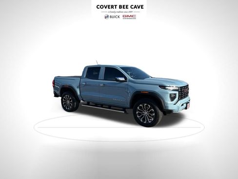 Used 2025 GMC Canyon Denali image 13