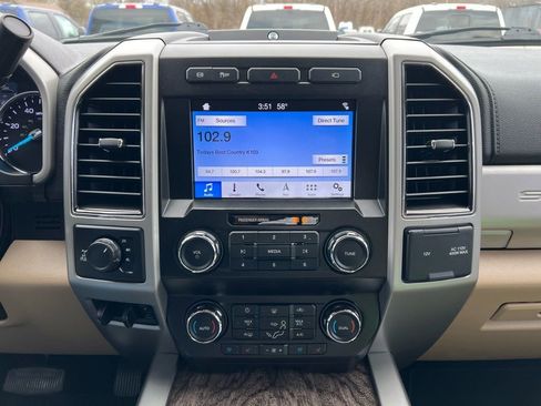 Used 2019 Ford F350 Lariat w/ Chrome Package image 28