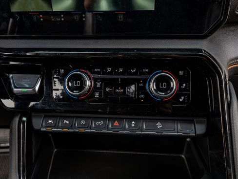 Used 2024 GMC Sierra 1500 AT4 w/ Technology Package image 26