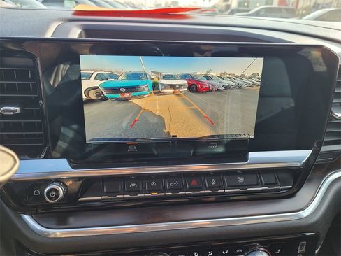 Used 2024 GMC Sierra 1500 SLT image 18