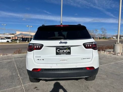 Used 2023 Jeep Compass Limited image 7