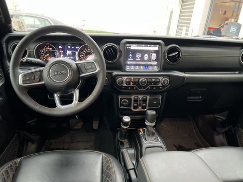 Certified 2023 Jeep Gladiator Overland image 28