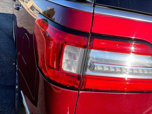 Used 2019 Lincoln Navigator Reserve AWD/4WD image 30
