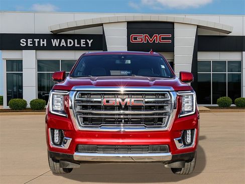 Used 2021 GMC Yukon SLT w/ SLT Premium Package image 2