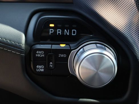 Used 2021 RAM 2500 Limited AWD/4WD image 24