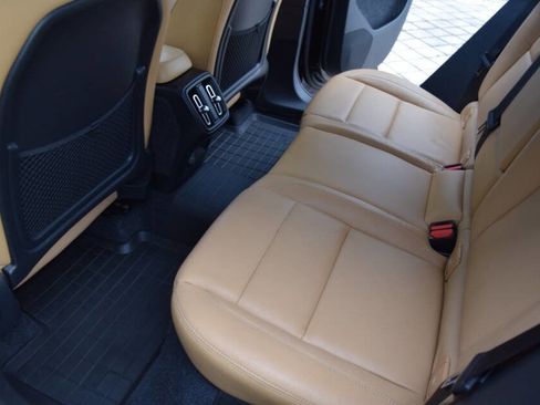 Used 2020 Volvo XC40 T5 Momentum w/ Protection Package Premier image 45