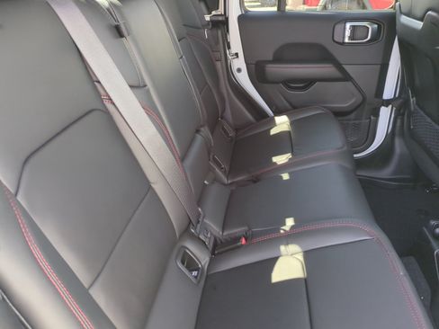 New 2026 Jeep Gladiator Rubicon AWD/4WD image 18