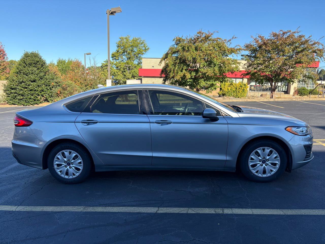 Used 2020 Ford Fusion S FWD image 4