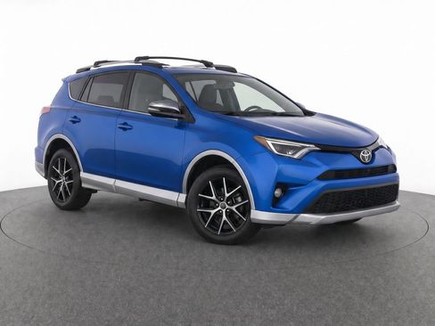 Used 2016 Toyota RAV4 SE FWD image 2