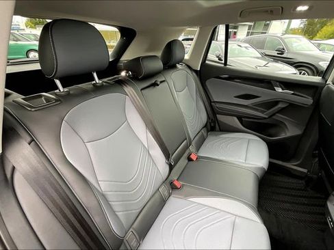 New 2025 Volkswagen Tiguan SE AWD/4WD image 25
