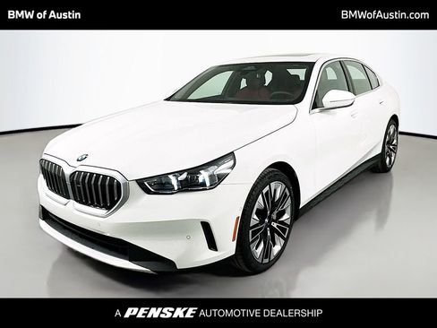 Used 2025 BMW 530i 530i w/ Premium Package image 1