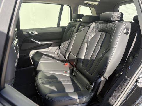 Used 2025 BMW X7 xDrive40i image 13