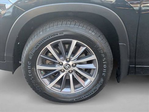 Used 2017 Toyota Highlander XLE image 9