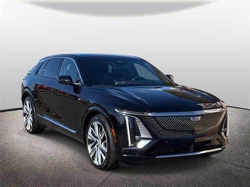 Used 2024 Cadillac Lyriq Luxury w/ LPO, Floor Liner Package image 1