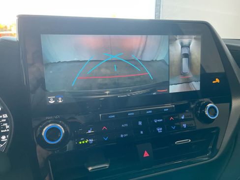 Used 2021 Toyota Highlander Platinum AWD/4WD image 17