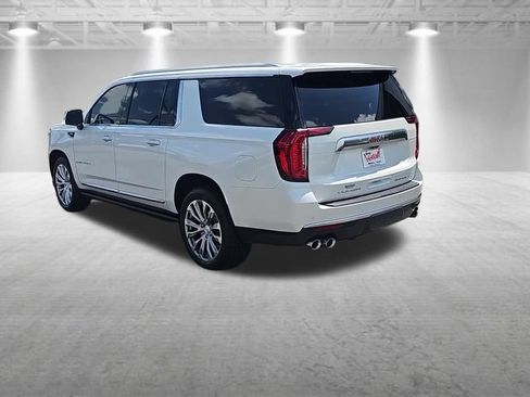Used 2021 GMC Yukon XL Denali w/ Denali Premium Package AWD/4WD image 7