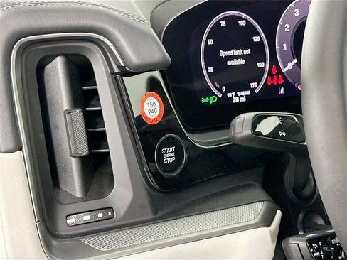 Certified 2025 Porsche Cayenne E-Hybrid AWD/4WD image 35