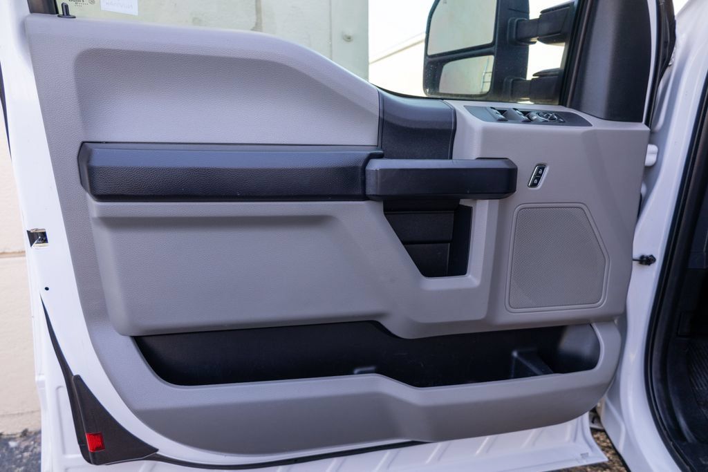 Used 2019 Ford F250 XL w/ STX Appearance Package RWD image 18