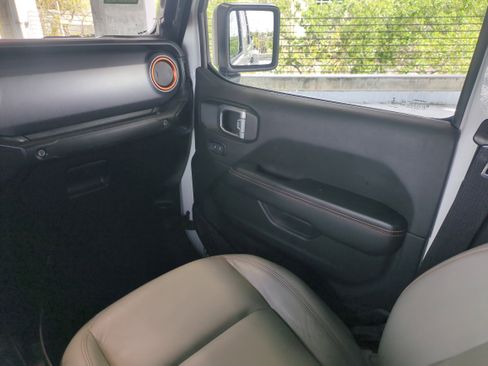 Certified 2021 Jeep Gladiator Mojave image 17