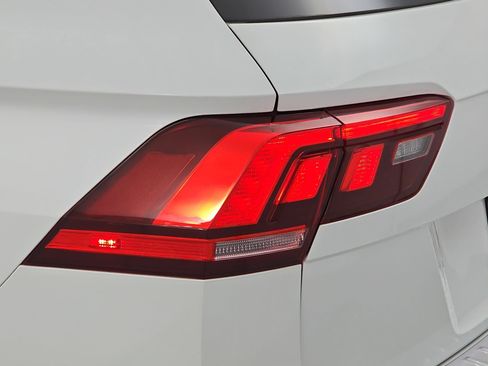 Certified 2022 Volkswagen Tiguan S image 33