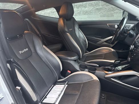 Used 2015 Hyundai Veloster Turbo image 14