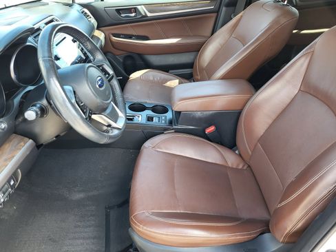 Used 2019 Subaru Outback 3.6R Touring image 16