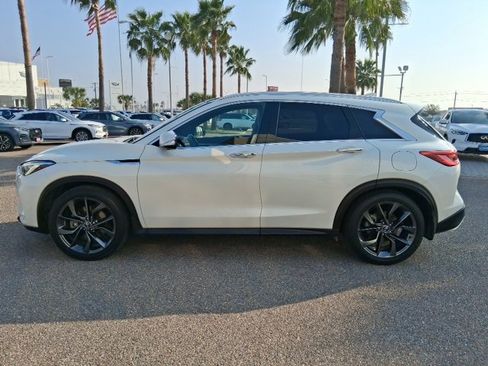 Used 2019 INFINITI QX50 Essential w/ Sensory Package image 3