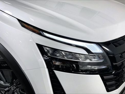 New 2026 Nissan Pathfinder SV AWD/4WD image 32