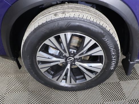 Used 2023 Nissan Rogue SV image 15