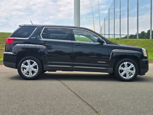 Used 2017 GMC Terrain SLE FWD image 33
