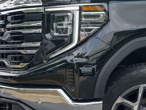 New 2026 GMC Sierra 1500 SLT AWD/4WD image 3