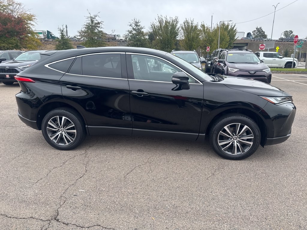 Used 2023 Toyota Venza LE AWD/4WD image 10