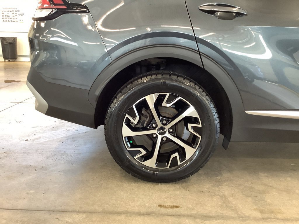 Certified 2024 Kia Sportage EX AWD/4WD image 25