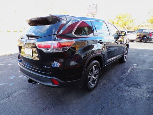 Used 2016 Toyota Highlander XLE image 5