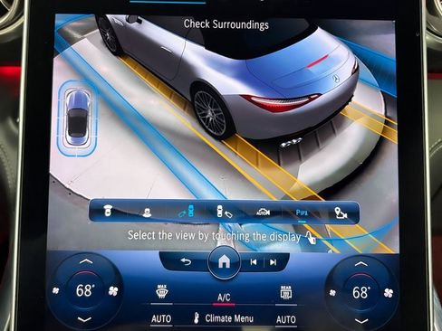 Used 2022 Mercedes-Benz SL 55 AMG 4MATIC w/ Driver Assistance Package image 25